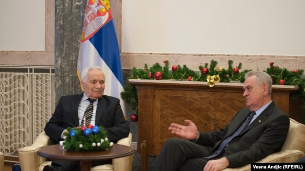 Predsednik Srbije Tomislav Nikolić u društvu takođe haškog osuđenika Momčila Krajišnika