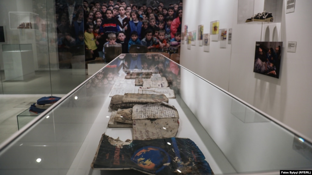 Sveske i knjige ubijene dece tokom rata na Kosovu